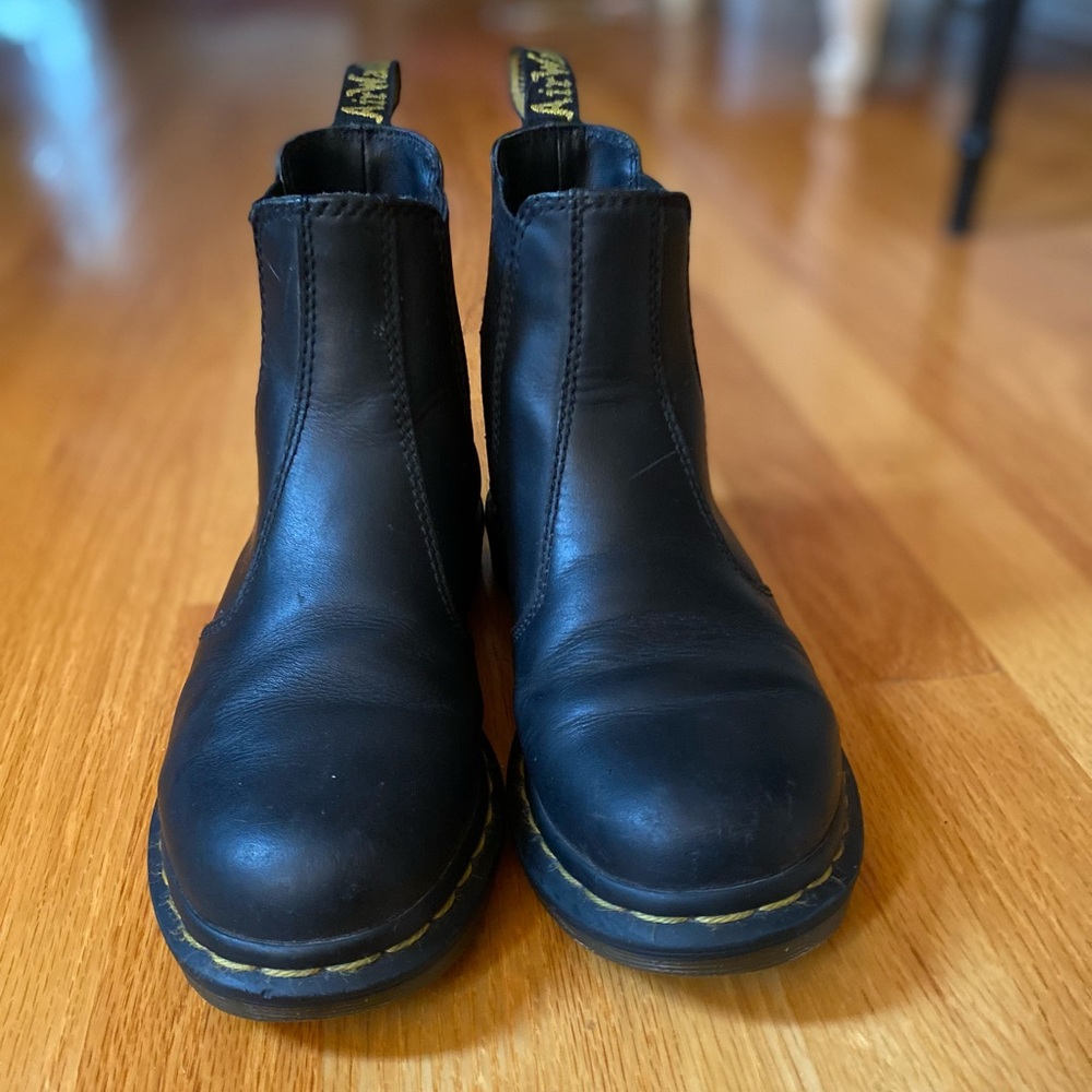 Dr. Martens 2976 Chelsea Boots